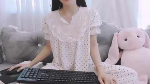 Snapshot of lynh_baby chatting on June 3, 2026, 8:50 am Lynh online show from June 3, 2026, 8:50 am