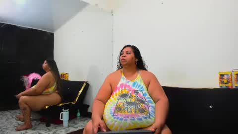 Snapshot of lynn_and_esteban chatting on July 4, 2026, 3:35 am Lynn jonnes online show from July 4, 2026, 3:35 am