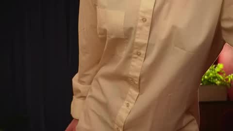 Lynn online show from October 7, 2025, 3:58 am