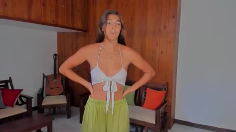  LYNN  online show from November 17, 2025, 4:40 am