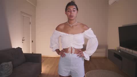  LYNN  online show from March 5, 2026, 6:20 am