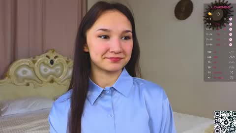 Lola online show from February 23, 2025, 6:01 pm