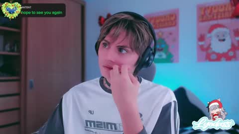 Snapshot of lyodass chatting on December 12, 2024, 8:43 pm Lyodass online show from December 12, 2024, 8:43 pm