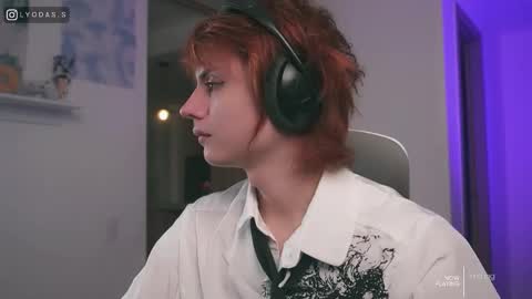 Snapshot of lyodass chatting on December 21, 2025, 10:39 pm Lyodass online show from December 21, 2025, 10:39 pm