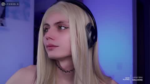 Snapshot of lyodass chatting on April 8, 2026, 12:54 am Lyodass online show from April 8, 2026, 12:54 am