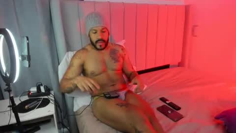 Lyon Dark online show from January 12, 2026, 11:32 pm