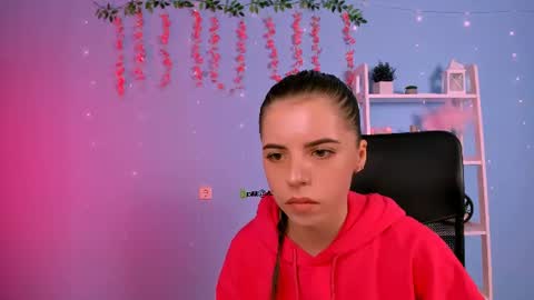 lyra_desire online show from June 17, 2026, 6:42 pm