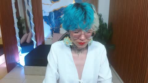 lyra_tay online show from April 8, 2026, 7:36 pm