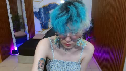lyra_tay online show from April 21, 2026, 7:06 pm