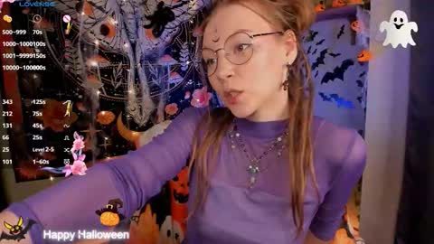 Lyra online show from October 31, 2025, 11:44 am