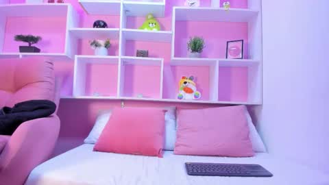 Lysa  online show from March 14, 2026, 12:10 pm