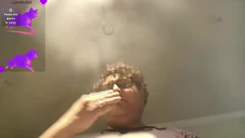 lyxx_2 online show from June 5, 2026, 12:06 am