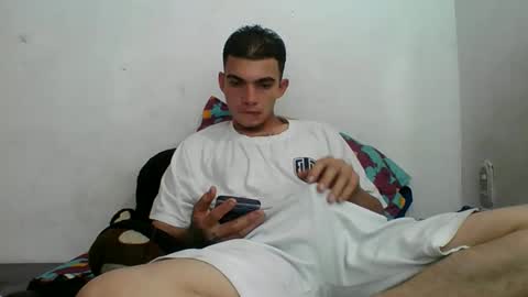 m0ntana777 online show from September 17, 2025, 2:19 pm