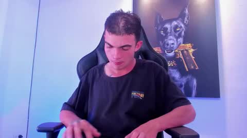 m0ntana777 online show from November 28, 2025, 2:42 pm