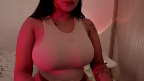 Snapshot of m1emilia chatting on May 5, 2026, 2:03 pm Emilia online show from May 5, 2026, 2:03 pm