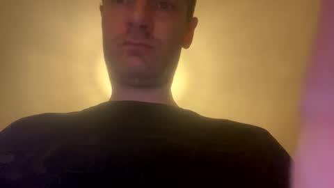 m1k4ey938849 online show from April 2, 2026, 9:01 pm