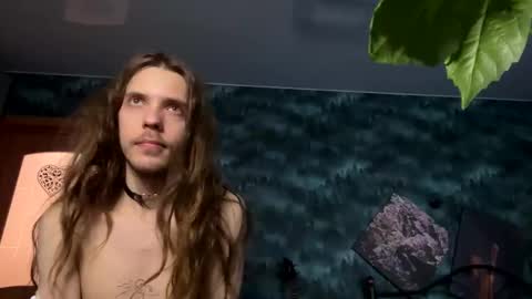 m1shq online show from December 18, 2024, 5:10 pm