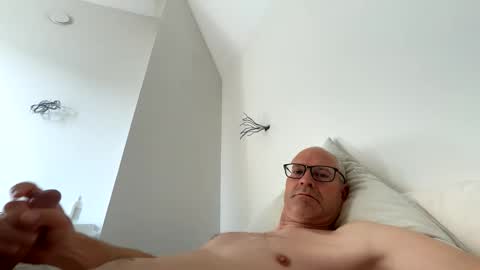 m3morable online show from May 10, 2026, 8:08 am