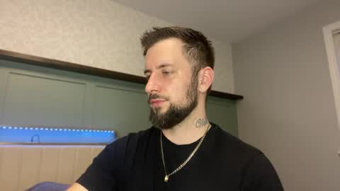 m_stephen online show from April 21, 2026, 10:23 pm