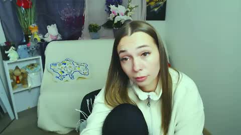 Snapshot of m_vikki chatting on May 1, 2026, 1:16 pm Vikki online show from May 1, 2026, 1:16 pm