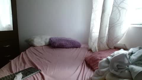 maaddy_thompson online show from November 28, 2025, 9:17 pm