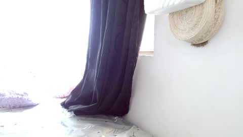 maaddy_thompson online show from April 18, 2026, 6:34 pm