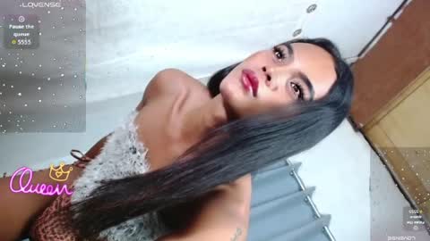Divina online show from June 26, 2026, 1:48 pm
