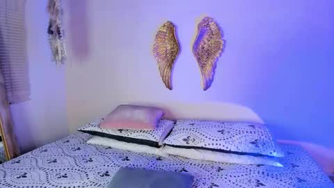 Macarena  online show from October 21, 2025, 10:21 pm