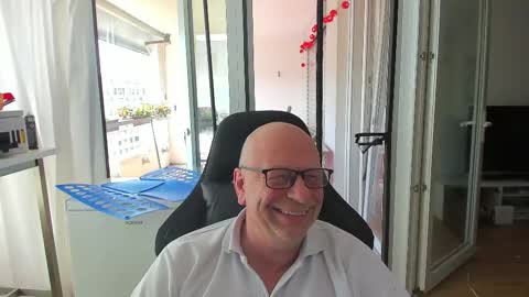 Andy online show from April 20, 2026, 10:29 am