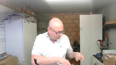 Andy online show from April 21, 2026, 3:07 pm