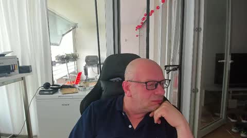 Snapshot of machinegun3dx chatting on April 28, 2026, 5:56 am Andy online show from April 28, 2026, 5:56 am