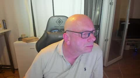 Snapshot of machinegun3dx chatting on May 3, 2026, 8:37 pm Andy online show from May 3, 2026, 8:37 pm