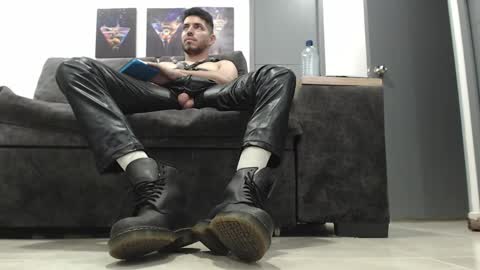 instagram mackdanielsx online show from April 9, 2026, 11:32 pm