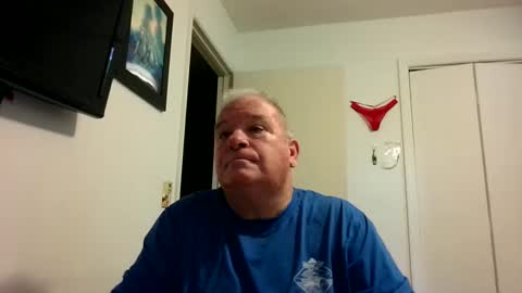 mackdocc001 online show from September 10, 2025, 5:02 pm