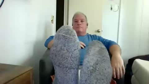 mackdocc001 online show from October 18, 2025, 2:40 pm