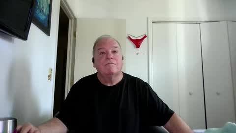 mackdocc001 online show from February 24, 2026, 3:43 pm