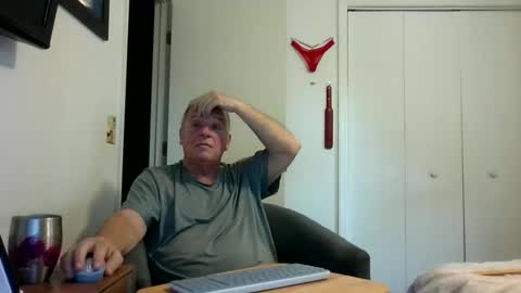 Snapshot of mackdocc001 chatting on April 22, 2026, 1:45 pm mackdocc001 online show from April 22, 2026, 1:45 pm