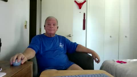 Snapshot of mackdocc001 chatting on April 24, 2026, 3:58 pm mackdocc001 online show from April 24, 2026, 3:58 pm