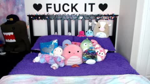 Mackenzie Wolfe online show from December 3, 2024, 7:54 am