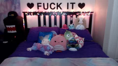 Mackenzie Wolfe online show from December 18, 2024, 7:04 am