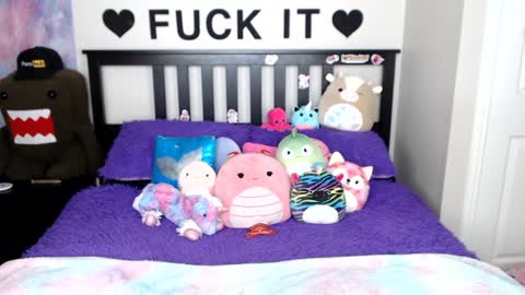 Mackenzie Wolfe online show from January 4, 2025, 9:32 am