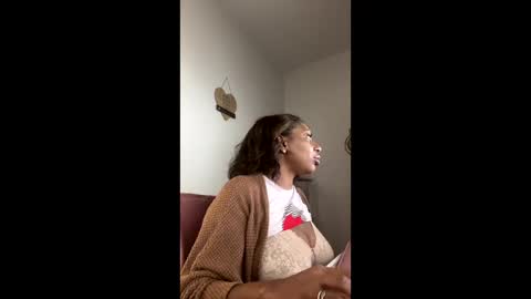 madam_glam online show from January 6, 2026, 2:43 pm