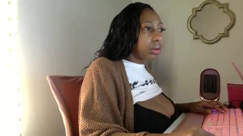 madam_glam online show from April 21, 2026, 4:12 pm