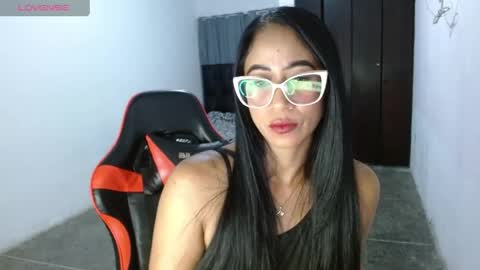 Snapshot of madam_klauss chatting on June 1, 2026, 11:23 am EMILY online show from June 1, 2026, 11:23 am