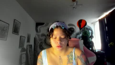 di online show from November 20, 2025, 4:18 pm