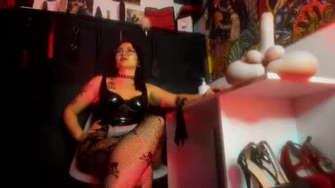 Snapshot of madame_ibby chatting on July 27, 2026, 6:31 am madame ibby online show from July 27, 2026, 6:31 am
