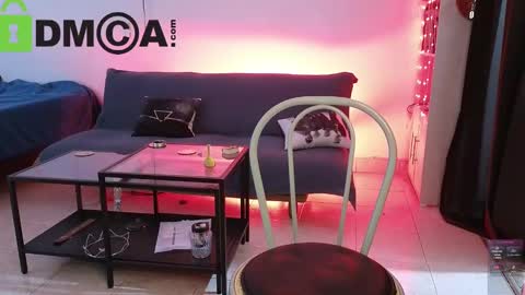 Madame La online show from March 6, 2025, 7:21 pm