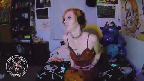 Snapshot of madame_lucifer chatting on November 28, 2025, 2:09 pm Madame Lucifer online show from November 28, 2025, 2:09 pm