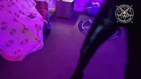 Snapshot of madame_lucifer chatting on February 13, 2026, 5:36 am Madame Lucifer online show from February 13, 2026, 5:36 am