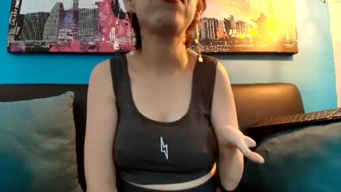 Snapshot of madame_mature1 chatting on June 25, 2026, 3:38 pm Madame online show from June 25, 2026, 3:38 pm